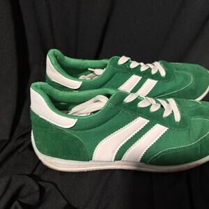 Green Retro Women's Sneakers with White Stripe Details